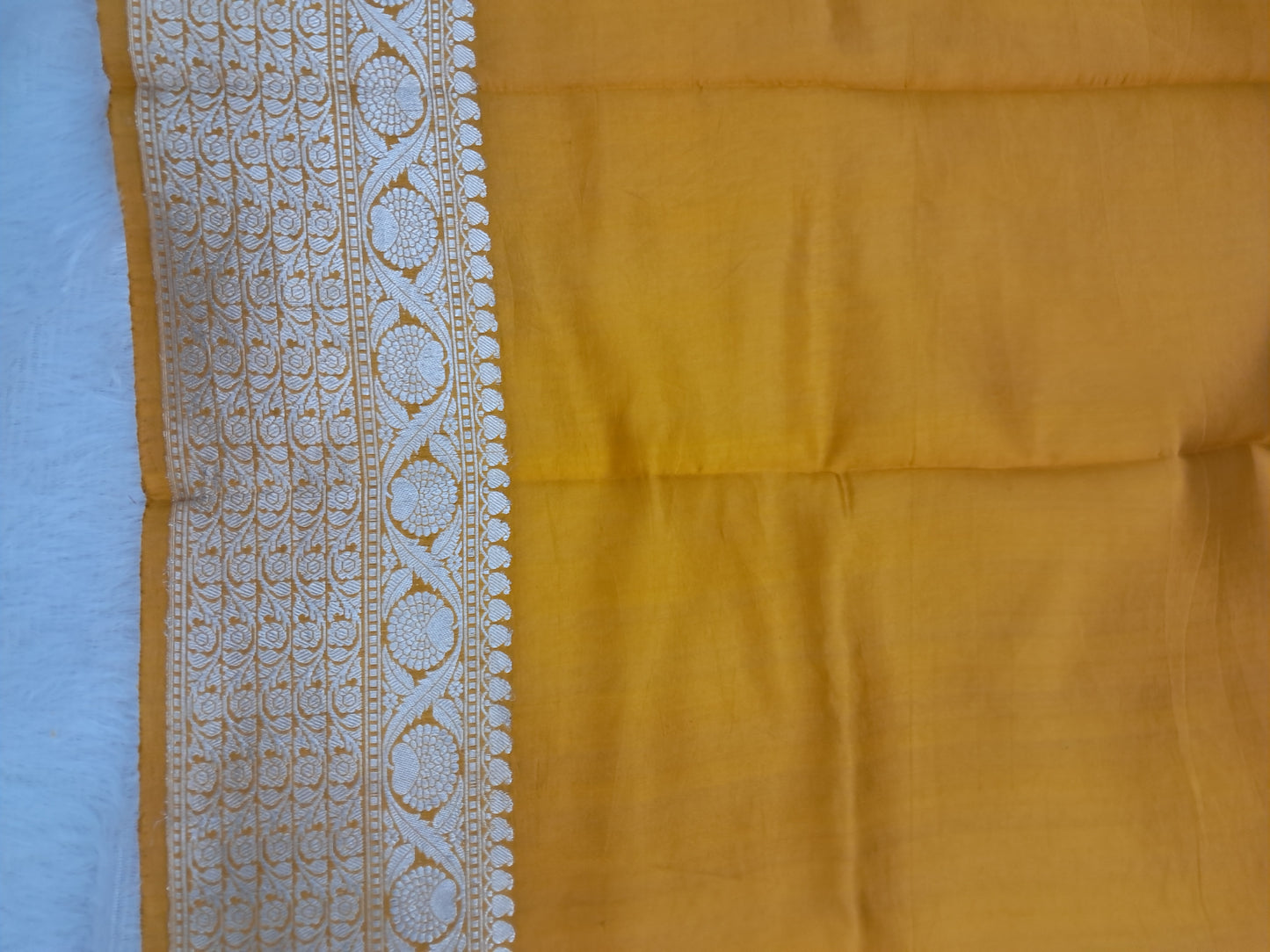 Kadhwa Handlooom Mango Silk Banarasi Saree