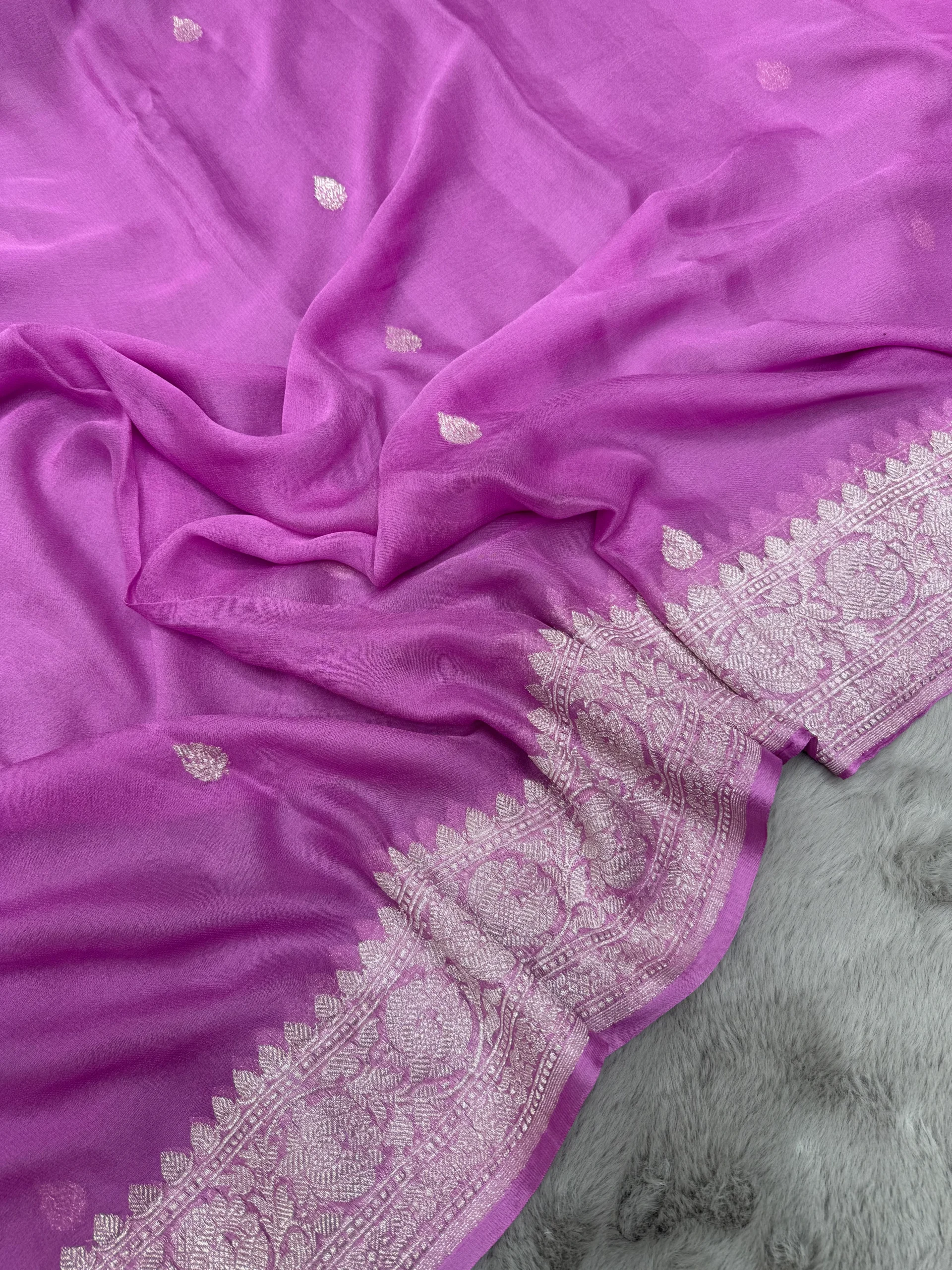 Mauve Khaddi Chiffon Banarasi Saree - Image 3