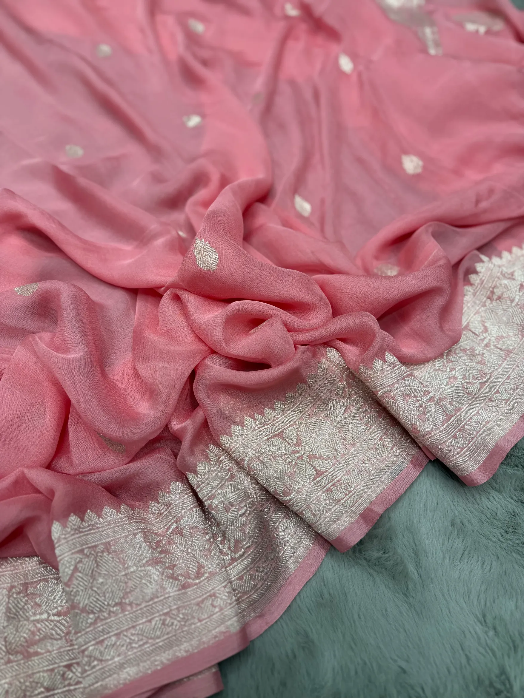 Strawberry Khaddi Chiffon Banarasi Saree - Image 2