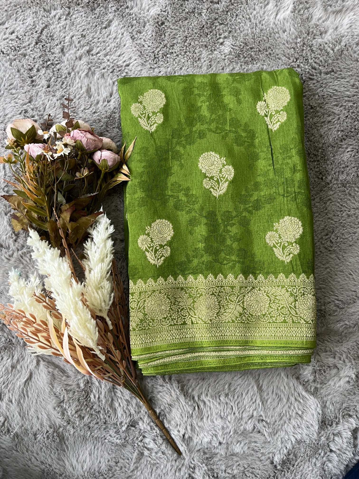 Mehendi Tanchui Buti Munga Silk Saree - Image 2