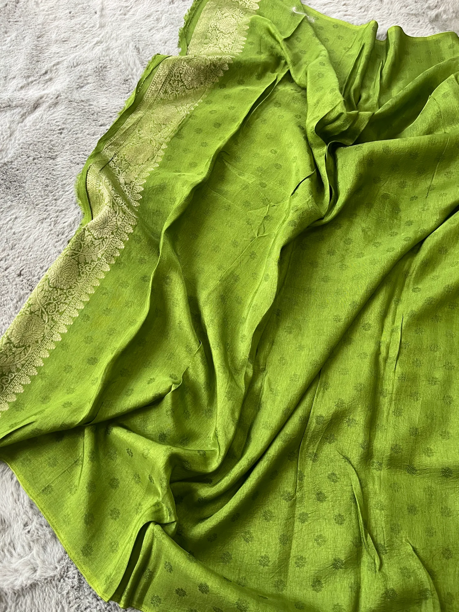 Mehendi Tanchui Buti Munga Silk Saree - Image 4