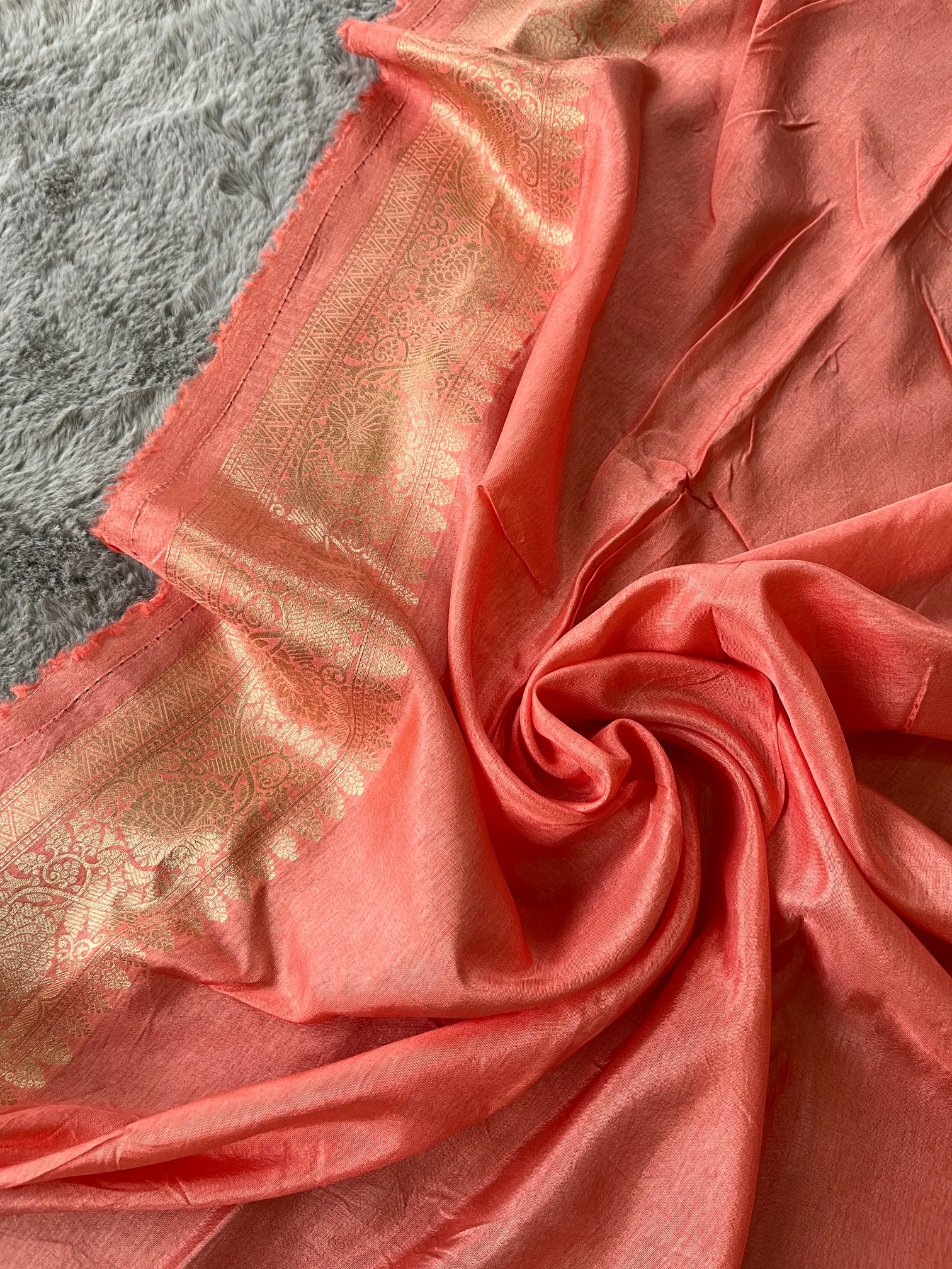 Peach Tanchui Buti Munga Silk Saree - Image 3