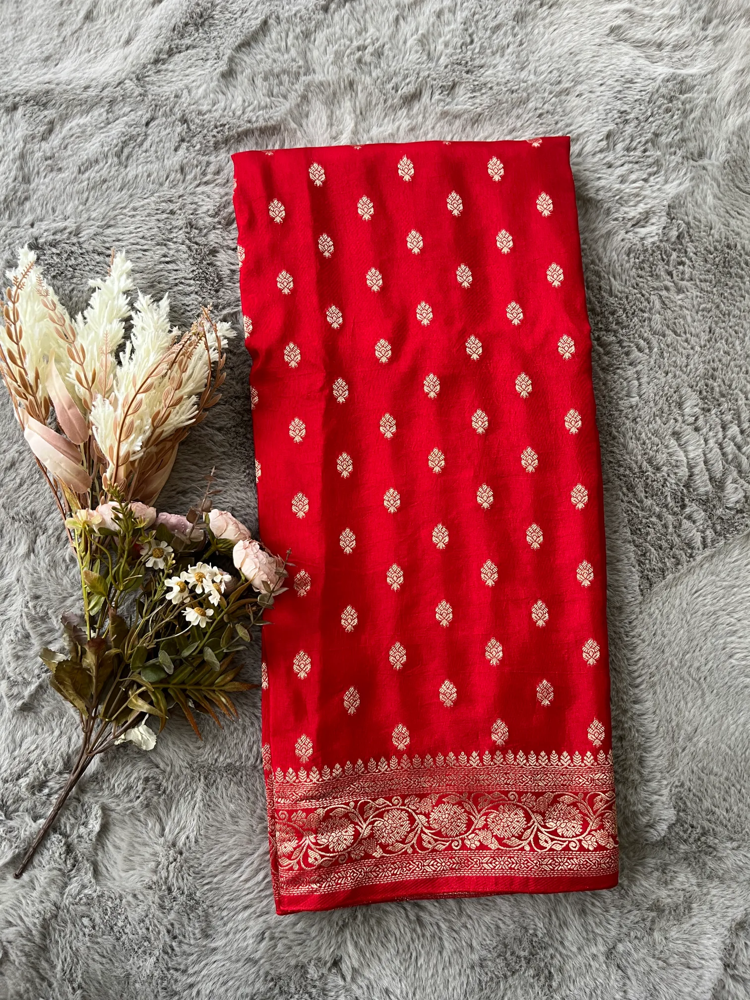 Red Banarasi Buti Munga Silk Saree