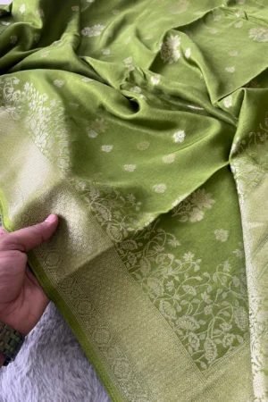 Mehendi Mashroom Buti Munga Silk Saree