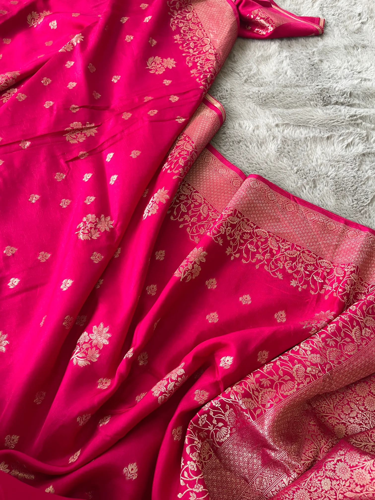 Rani Mashroom Buti Munga Silk Saree - Image 3