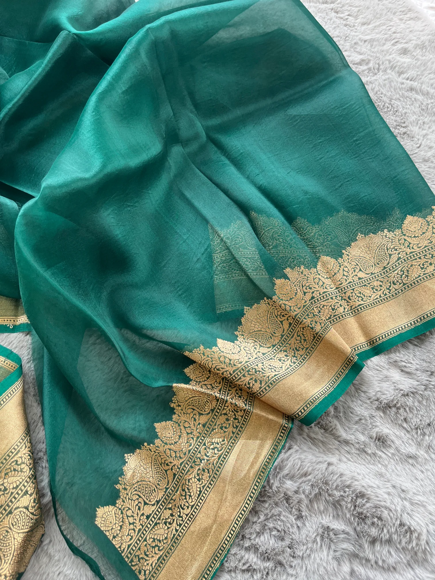 Green Pure Kora Silk Banarasi Saree - Image 5
