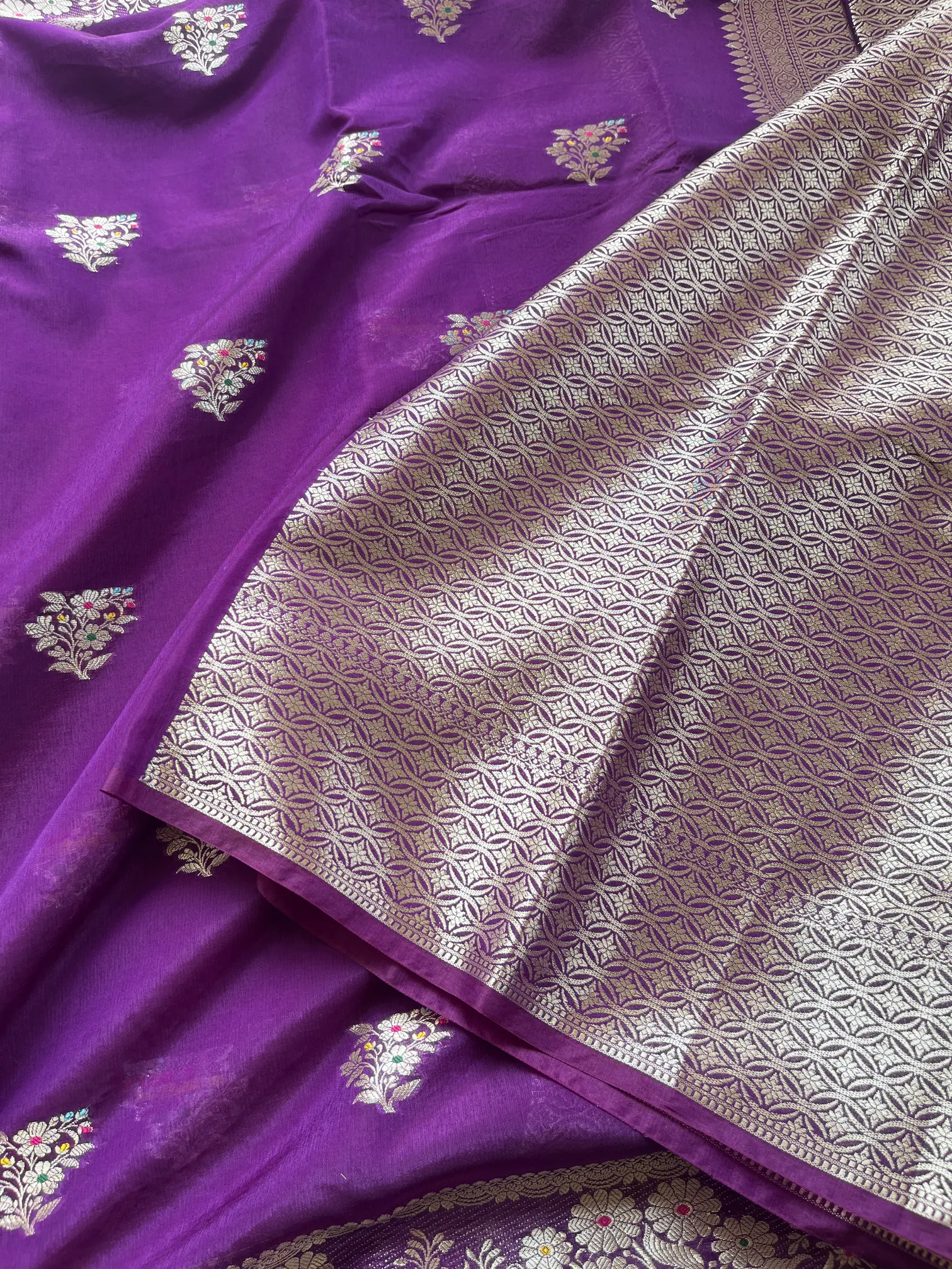 Magenta Minakari Viscose Silk Banarasi Saree - Image 5